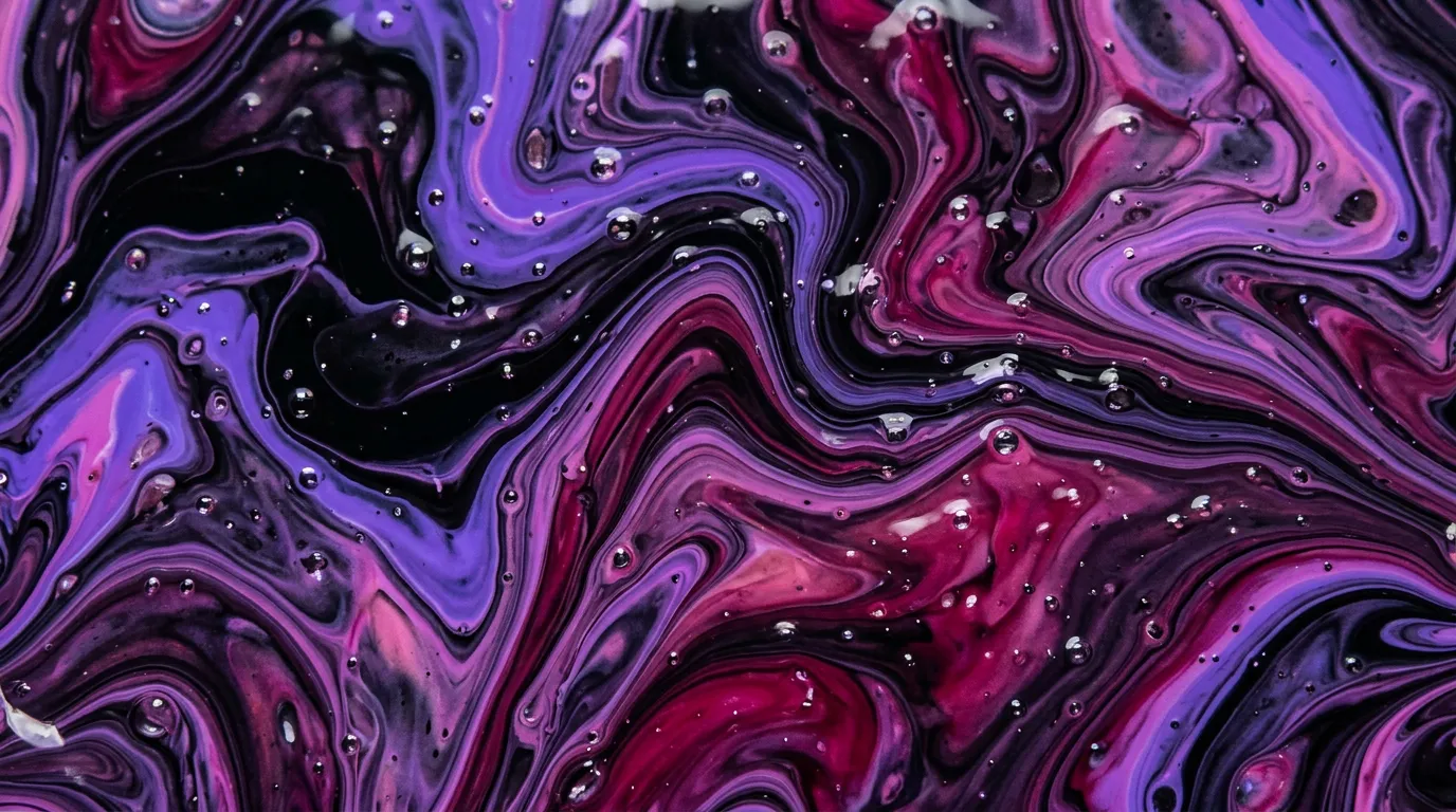 Ilustración abstracta de pintura fluida en tonos violeta, magenta y negro para la noticia: MALFEX esconde su loader en un addon nativo de npm aún publicado