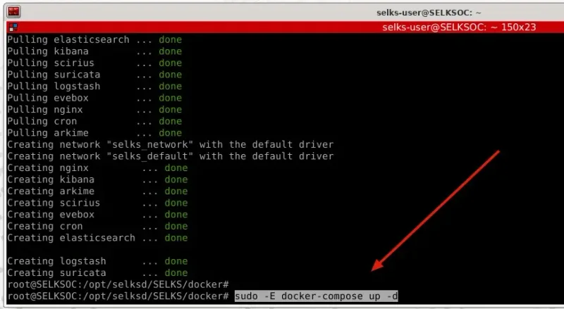 Terminal ejecutando docker-compose up para levantar los contenedores de SELKS
