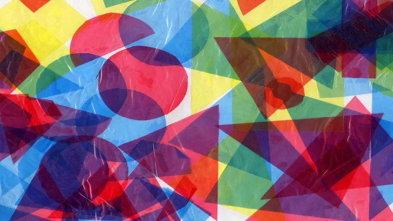Collage abstracto de formas geométricas superpuestas en varios colores vivos